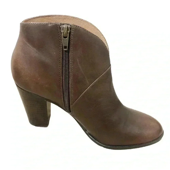 206 Collective Everett heeled ankle boot V front side zip brown - Picture 2 of 7
